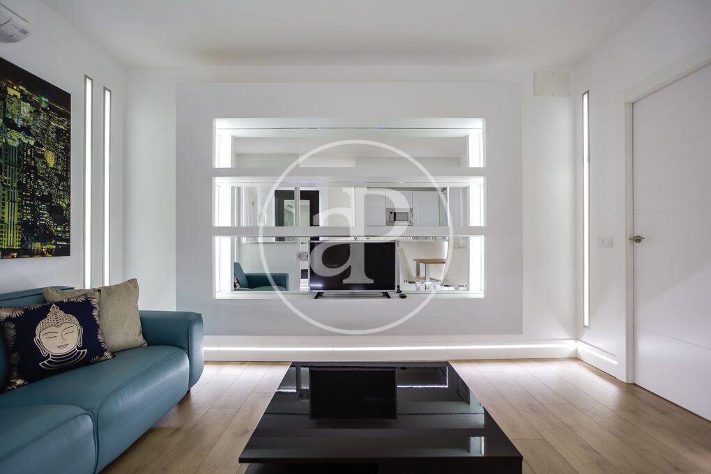 Living room of Flat to rent in  Madrid Capital  with Air Conditioner, Heating and Furnished