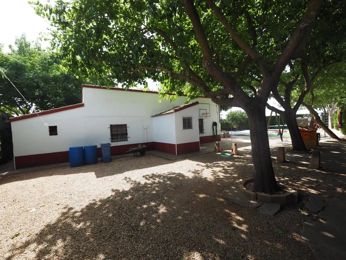 Exterior view of Houses for sale in Argamasilla de Alba  with Swimming Pool