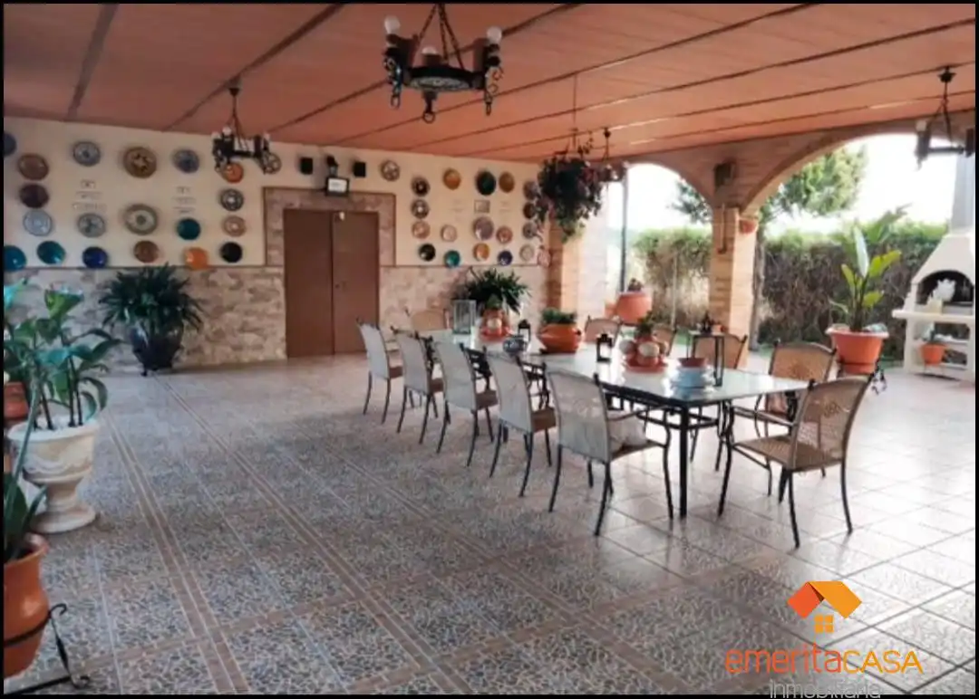 Terrassa de Finca rústica en venda en Arroyo de San Serván amb Piscina