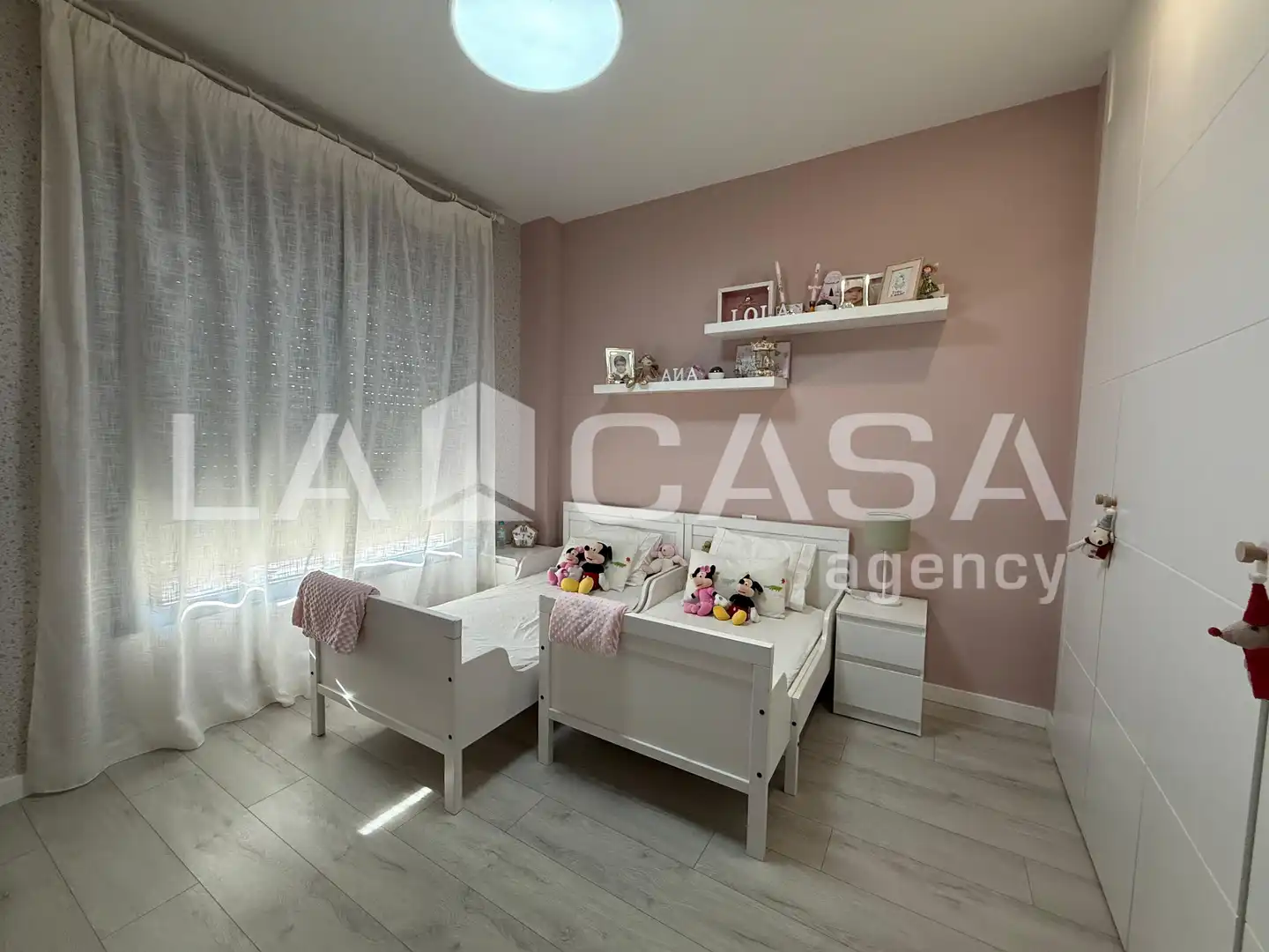 Casa adosada en venta en Dos Hermanas con Aire acondicionado y Piscina