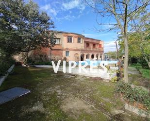 Vista exterior de Finca rústica en venda en Cáceres Capital amb Terrassa i Piscina