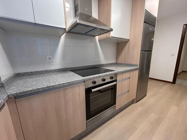 Cuina de Apartament de lloguer en Ames amb Calefacció i Moblat