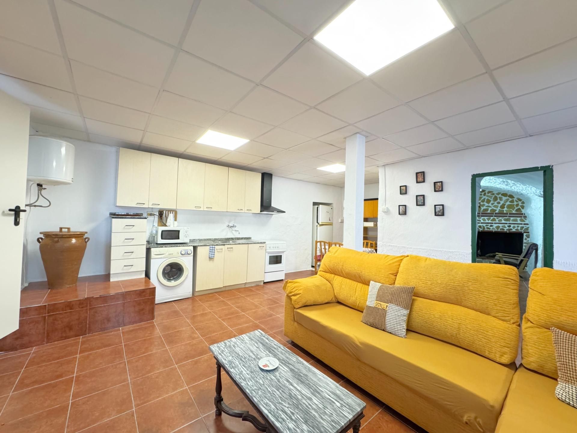 Country house for sale in Elda  with Terrace and Storage room