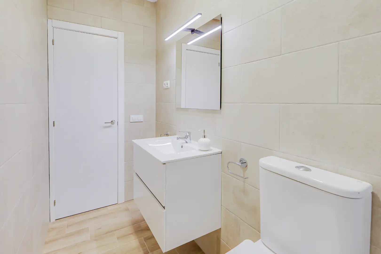 Piso en venta en Carrer Josep Tarradellas, Els Pins
