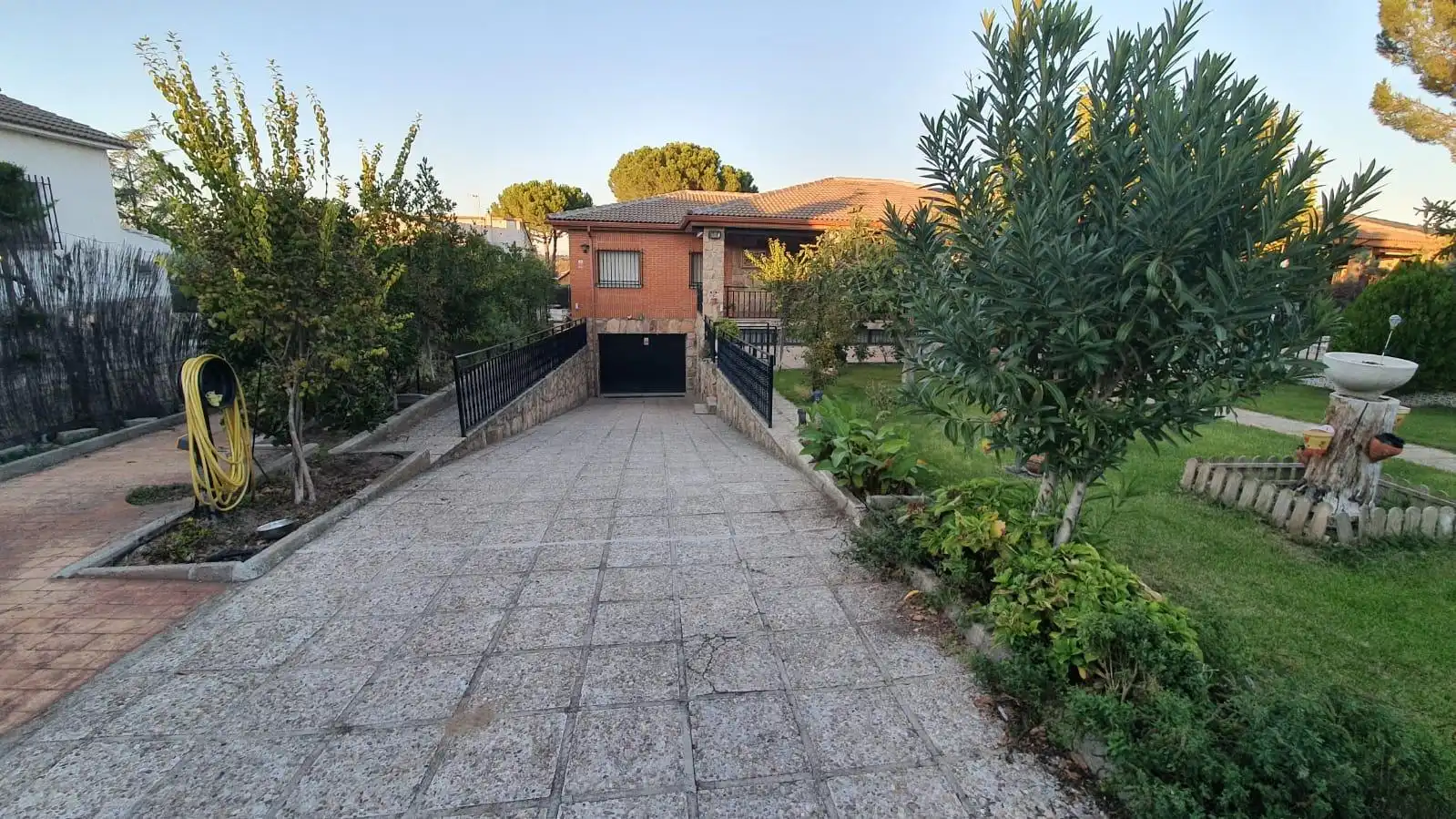 Vista exterior de Casa o chalet en venta en Aldea del Fresno con Aire acondicionado y Piscina