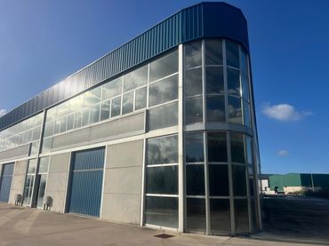 Industriegebäude zur Miete in San Mateo - Castro- O Val