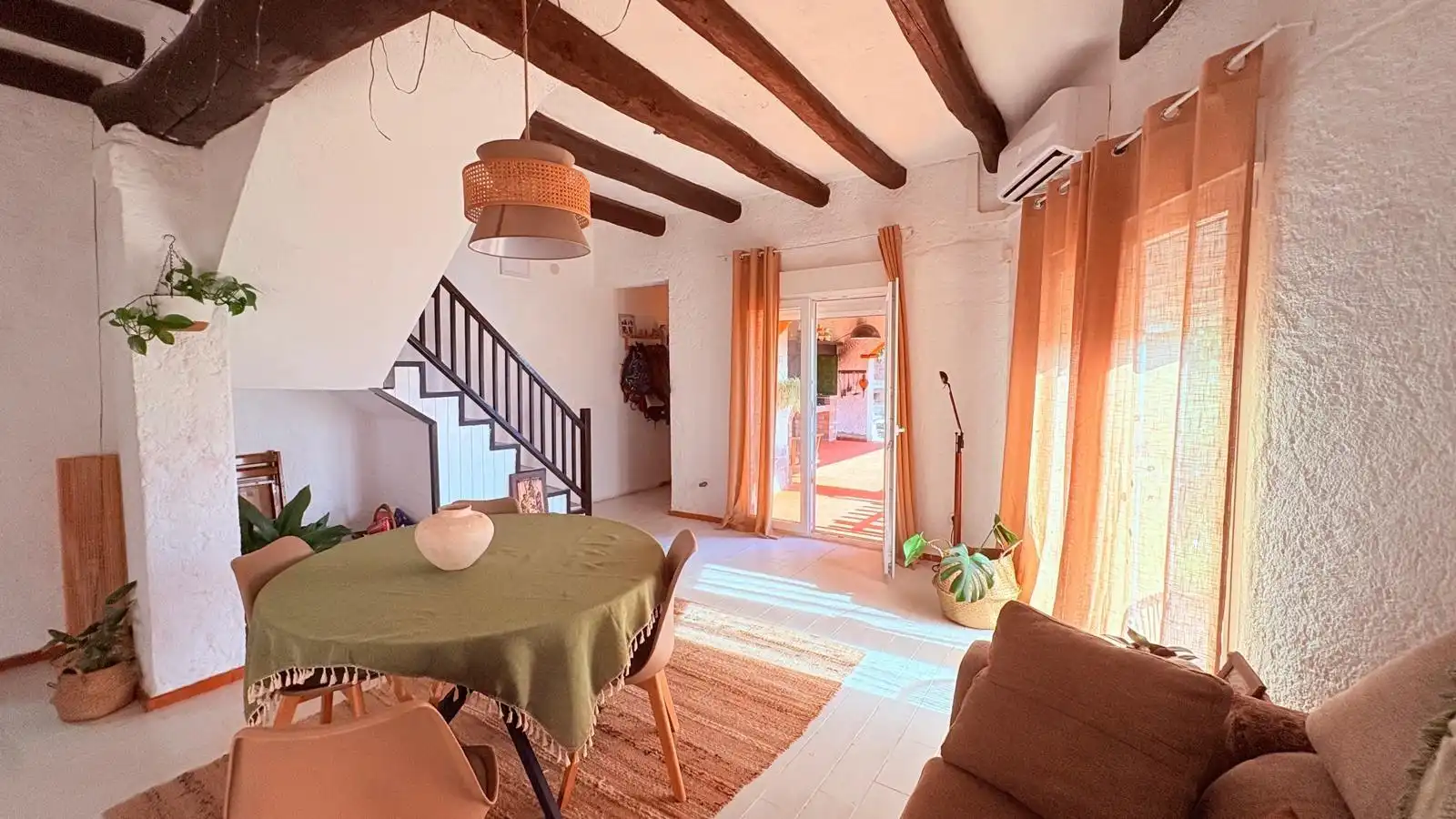 Sala d'estar de Casa o xalet en venda en Castellar del Vallès amb Aire condicionat, Calefacció i Jardí privat
