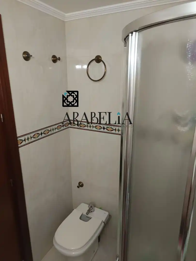 Bathroom of Flat for sale in Córdoba  with Air Conditioner and Terrace