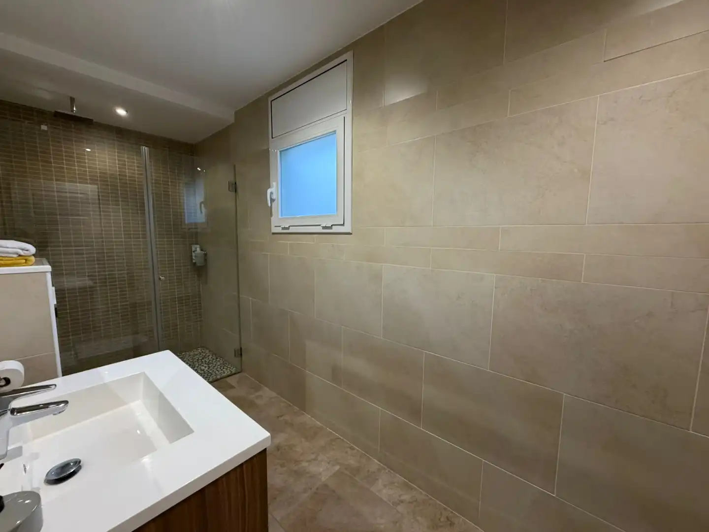 Bathroom of Houses for sale in Albesa  with Air Conditioner, Heating and Parquet flooring