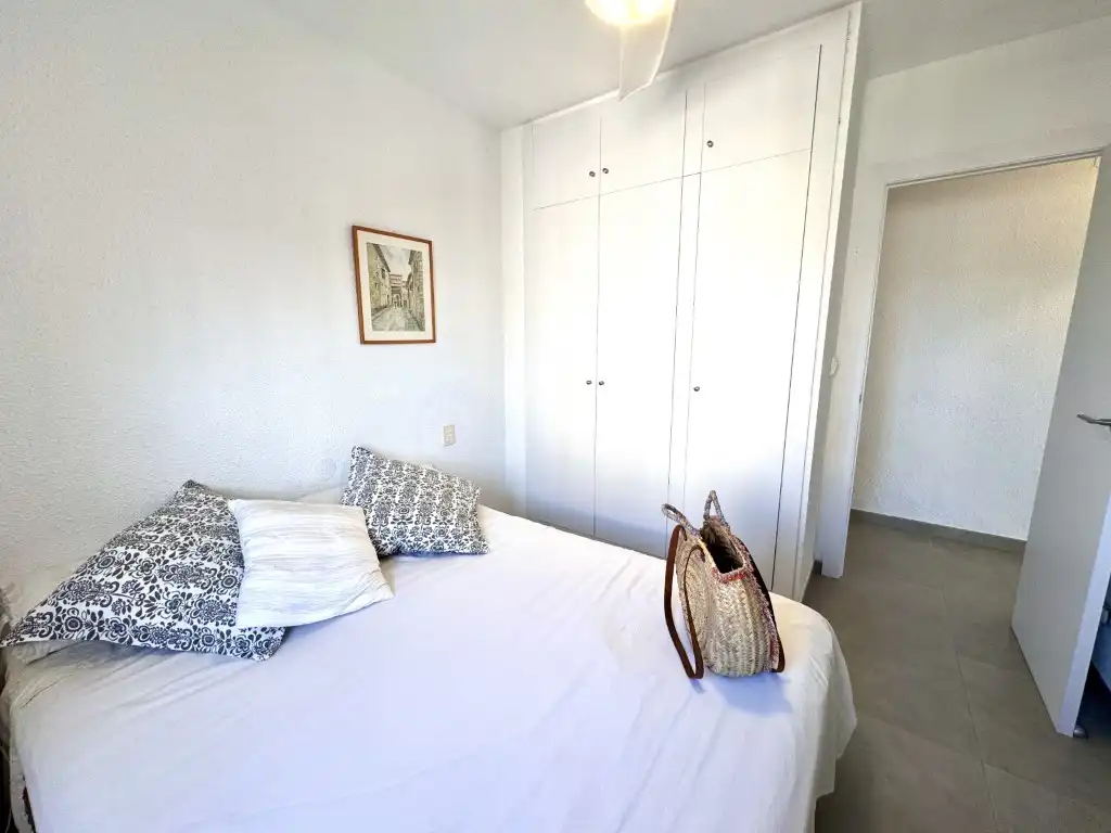 Habitación de Apartamento de alquiler en Benicasim / Benicàssim con Terraza, Amueblado y Horno