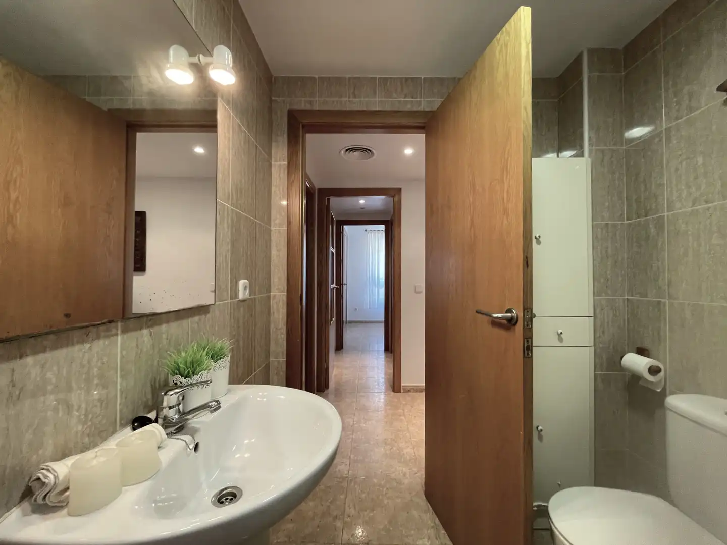Badezimmer von Wohnung zum Verkauf in La Manga del Mar Menor mit Klimaanlage, Terrasse und Möbliert