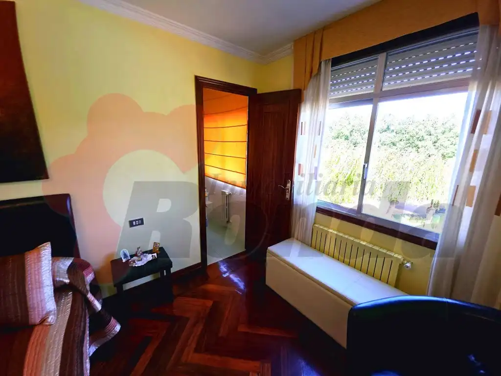 Bedroom of Houses for sale in Lugo  with Terrace and Furnished