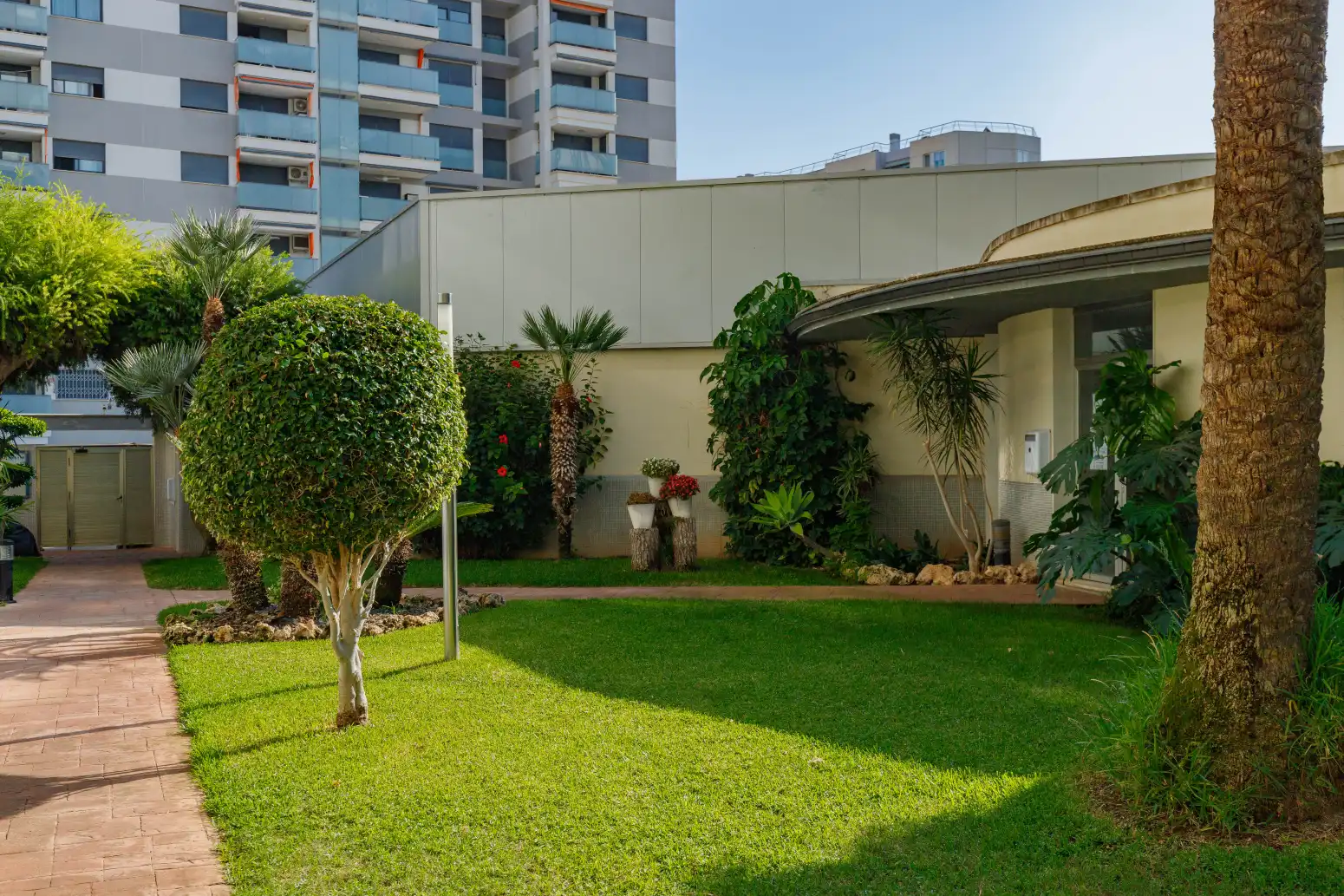 Vista exterior de Pis en venda en Gandia amb Calefacció, Jardí privat i Terrassa