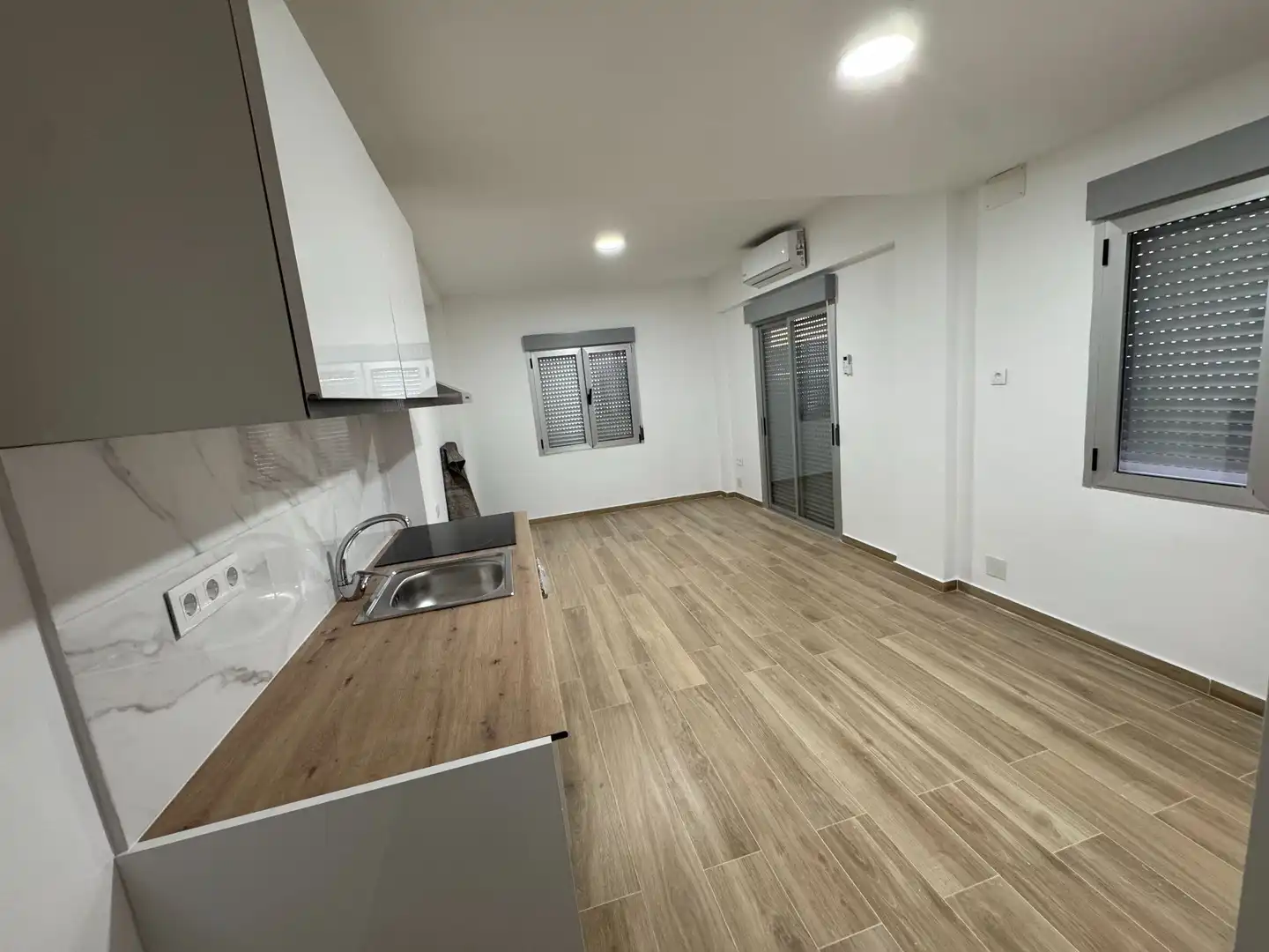 Küche von Wohnung zur Miete in Benidorm mit Klimaanlage und Heizung