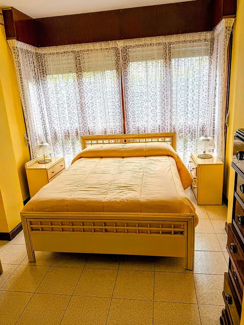 Schlafzimmer von Erdgeschoss zum Verkauf in Noja mit Privatgarten, Terrasse und Balkon