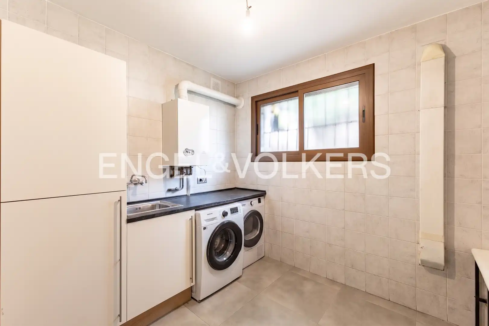 Houses for sale in Dosrius  with Air Conditioner, Heating and Private garden