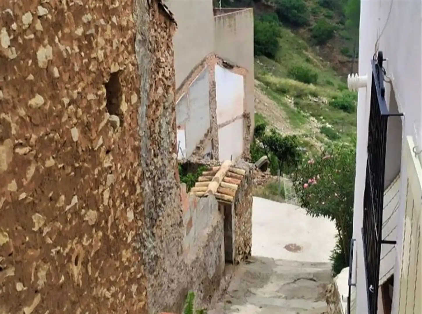 Vista exterior de Finca rústica en venda en Cirat amb Terrassa i Traster
