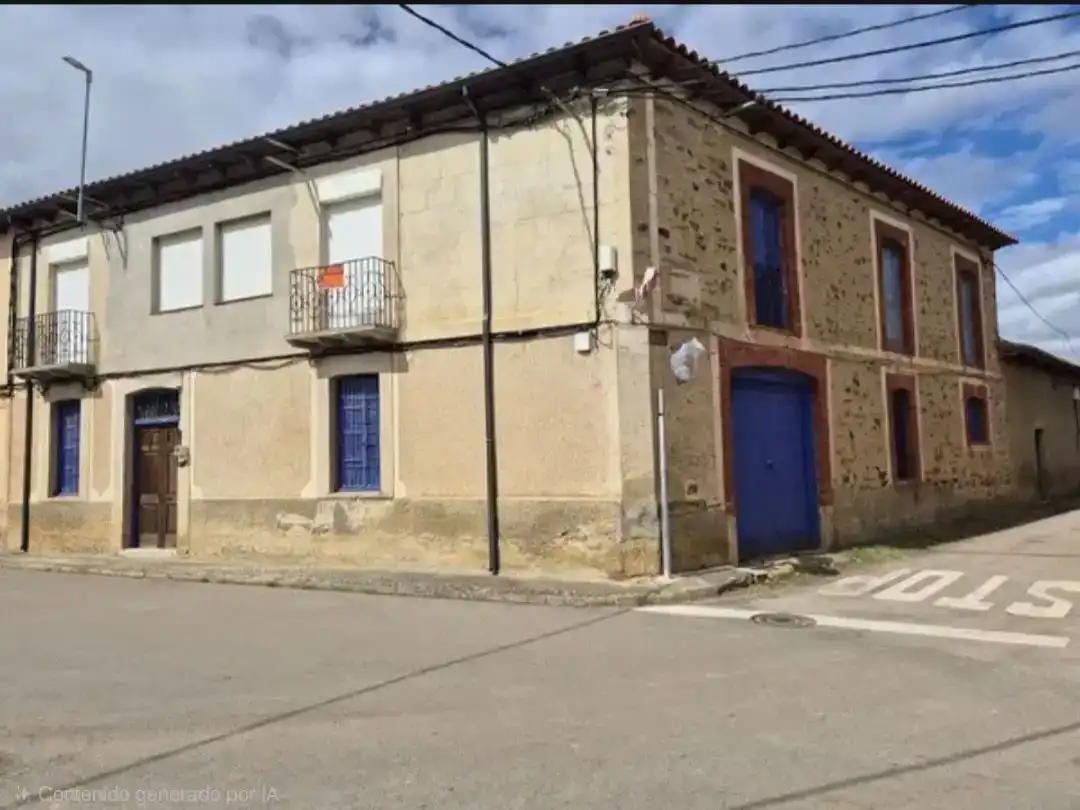 Vista exterior de Casa adosada en venda en Val de San Lorenzo