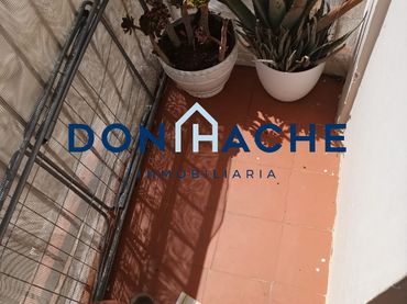 Appartamento con balcone in vendita a Centro