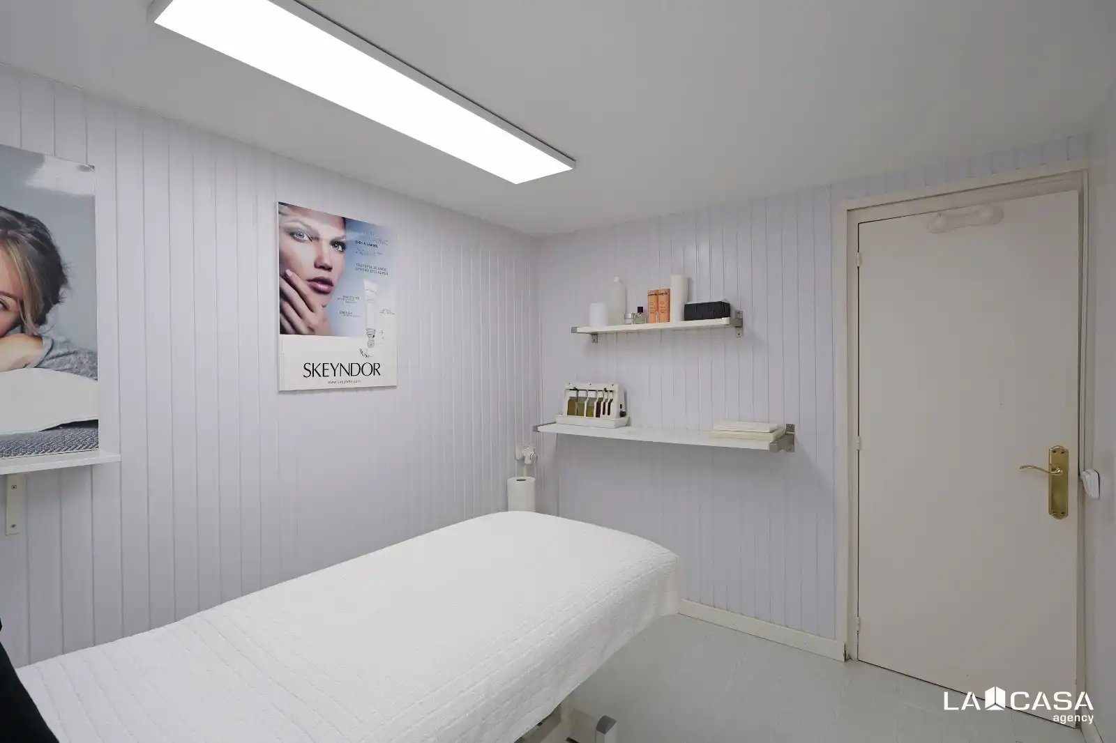 Business premises for transfer in Carrer de Blai, imagen 43