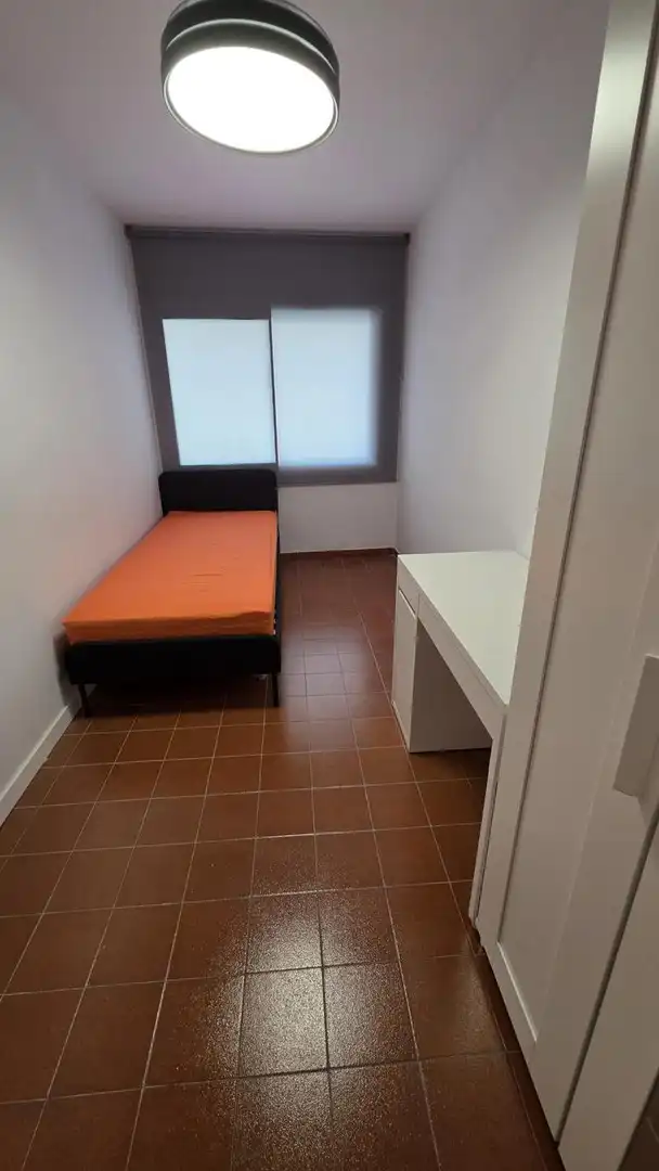 Habitación de Piso de alquiler en Terrassa con Calefacción, Amueblado y Balcón