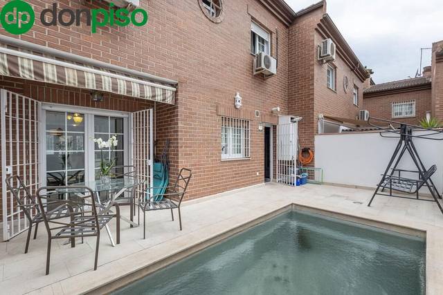 Casa adosada en Venta en Calle PDTA EDUARDO MOLINA FAJAR, 18 en Cerrillo de Maracena - Periodistas