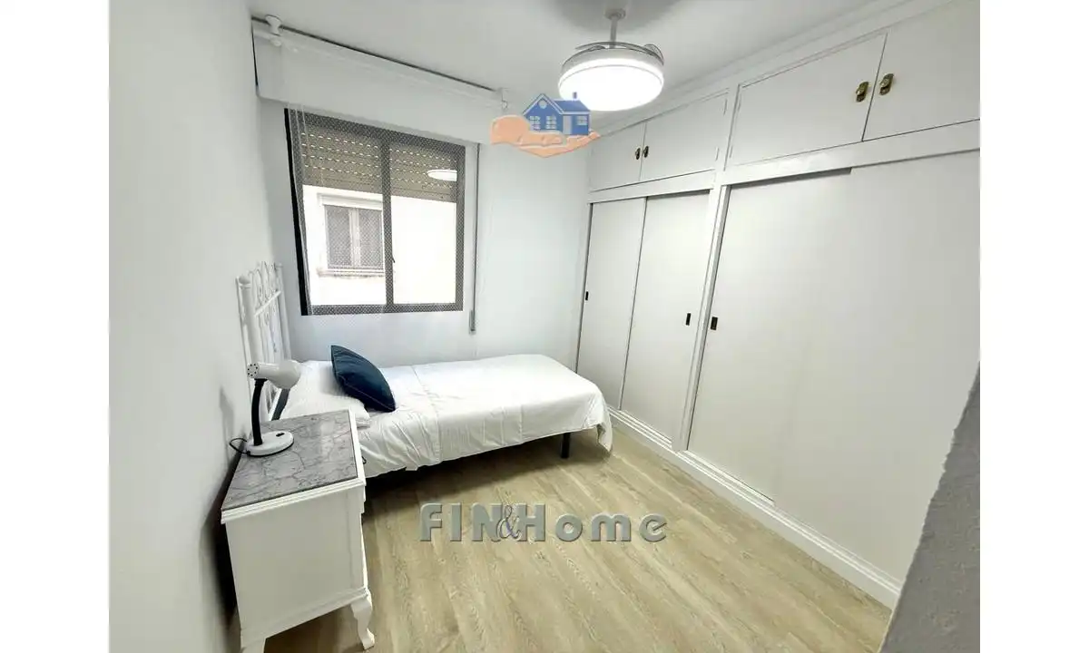 Habitación de Piso de alquiler en Sevilla con Aire acondicionado, Amueblado y Balcón
