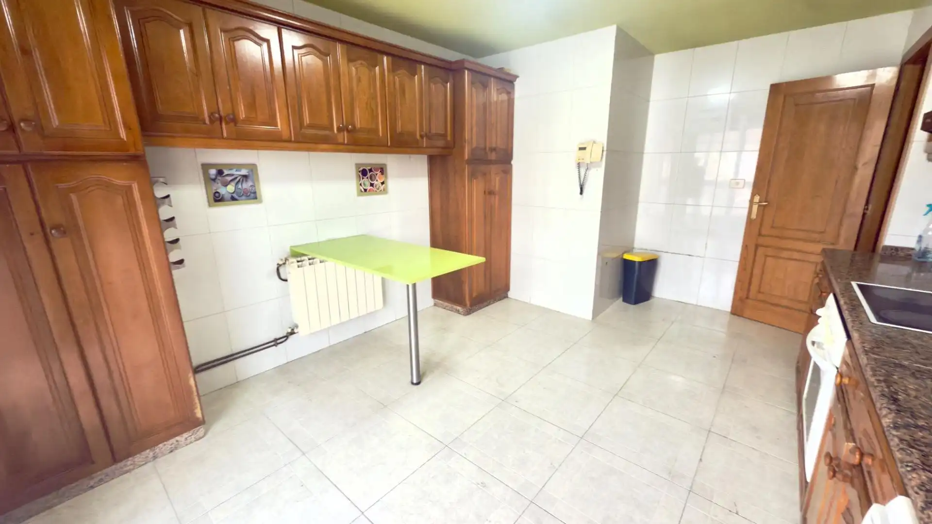 Küche von Wohnung zum Verkauf in Xinzo de Limia mit Parkett, Terrasse und Balkon