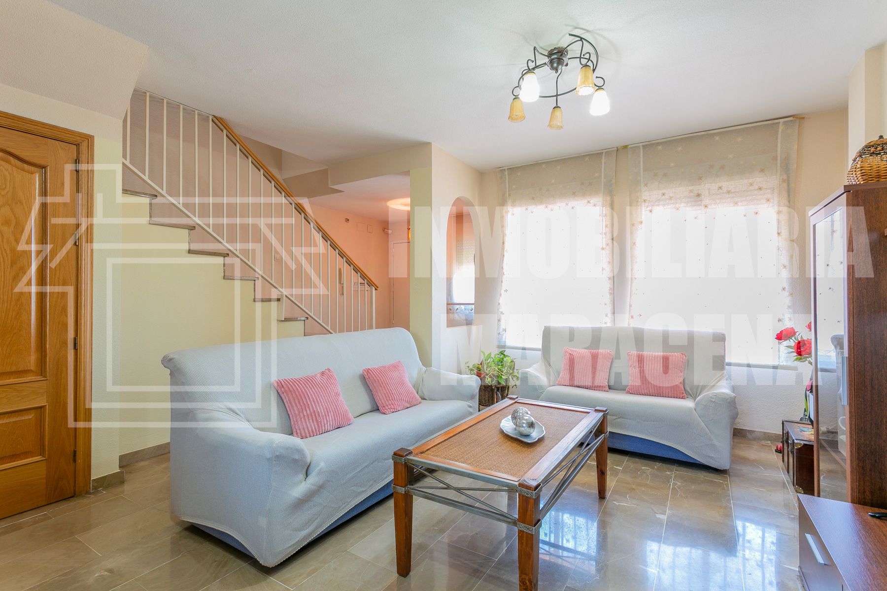 Living room of House or chalet for sale in  Granada Capital  with Air Conditioner, Heating and Parquet flooring