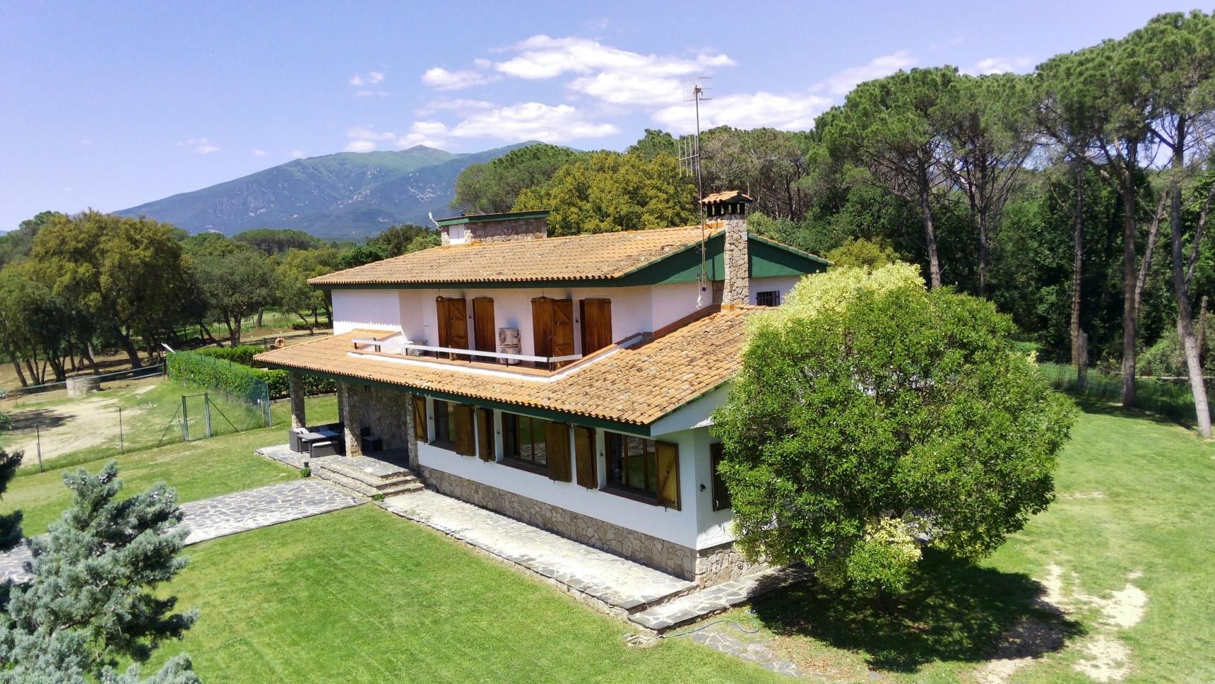 Jardí de Finca rústica en venda en Sant Feliu de Buixalleu amb Calefacció