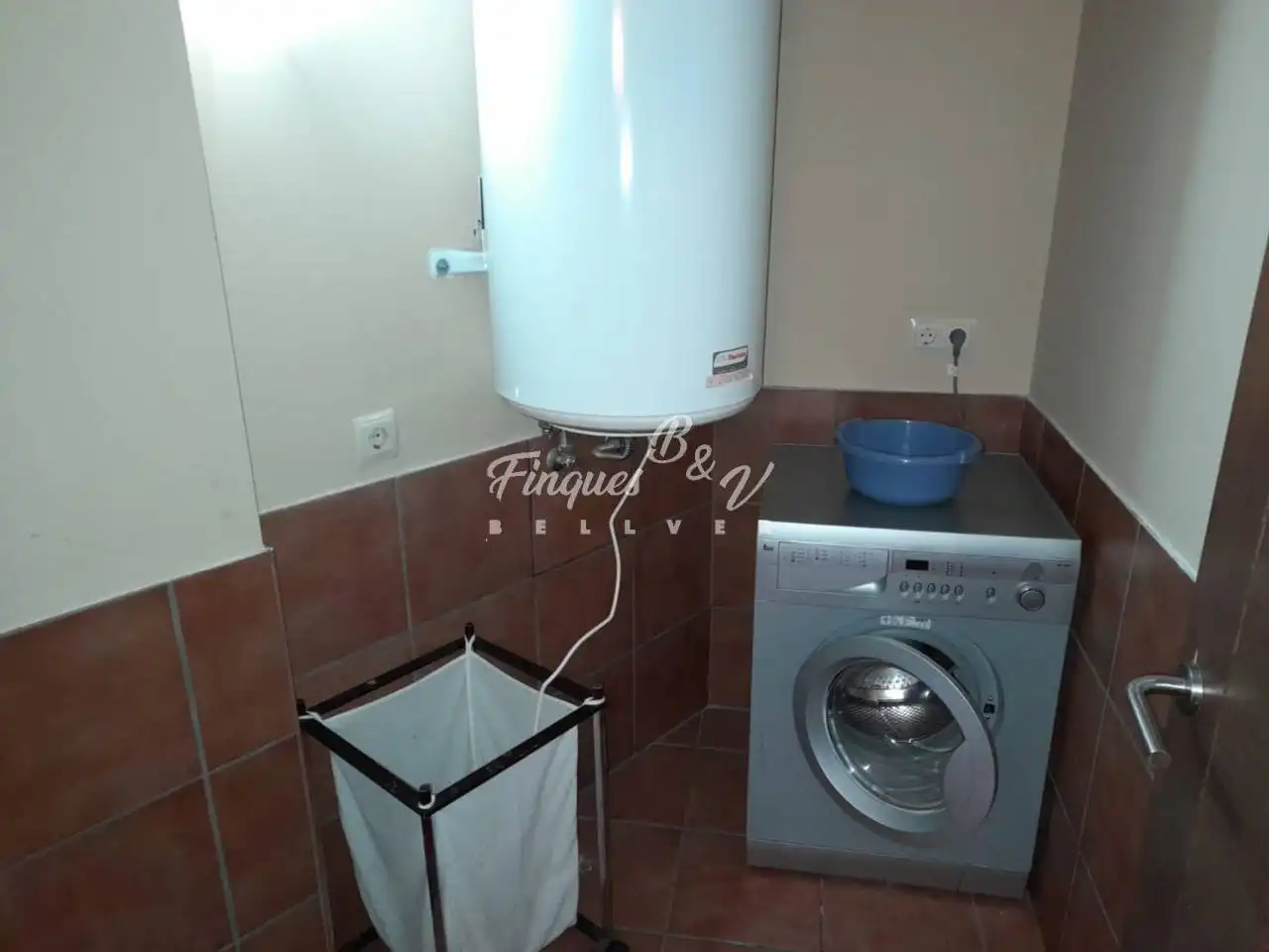 Badezimmer von Wohnung zur Miete in Bellver de Cerdanya mit Heizung, Parkett und Möbliert
