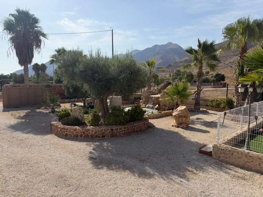 Jardín de Casa o chalet en venta en Elche / Elx con Aire acondicionado, Calefacción y Jardín privado