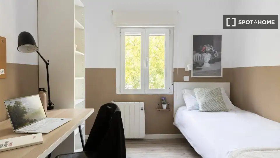 Habitación de Piso de alquiler en Getafe con Aire acondicionado, Calefacción y Amueblado