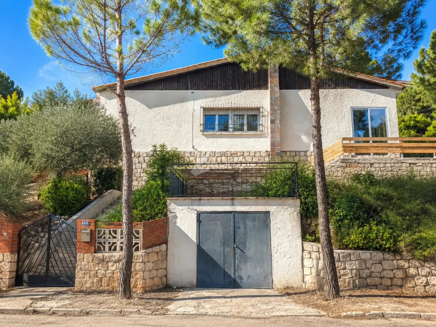Vista exterior de Casa o xalet en venda en Chinchón amb Calefacció, Jardí privat i Terrassa