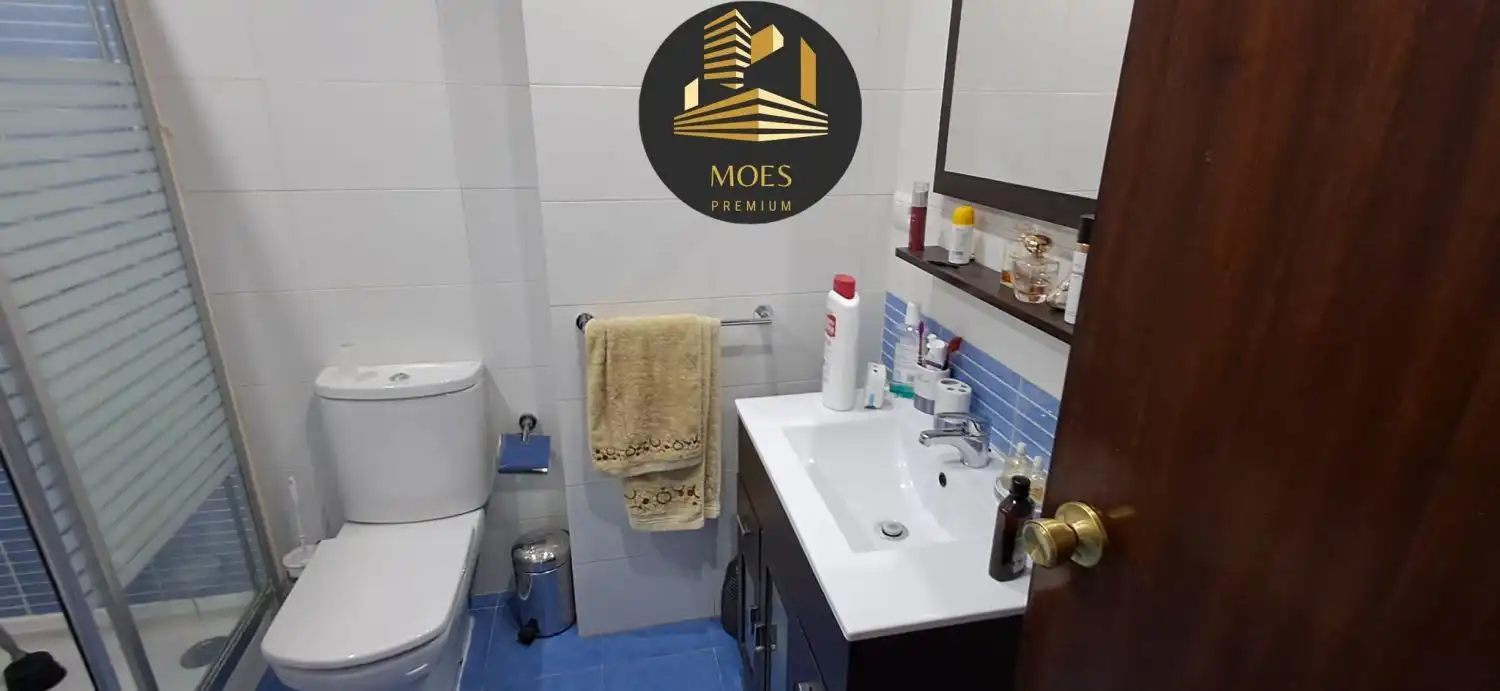 Bany de Pis en venda en Jaén amb Aire condicionat, Calefacció i Parquet