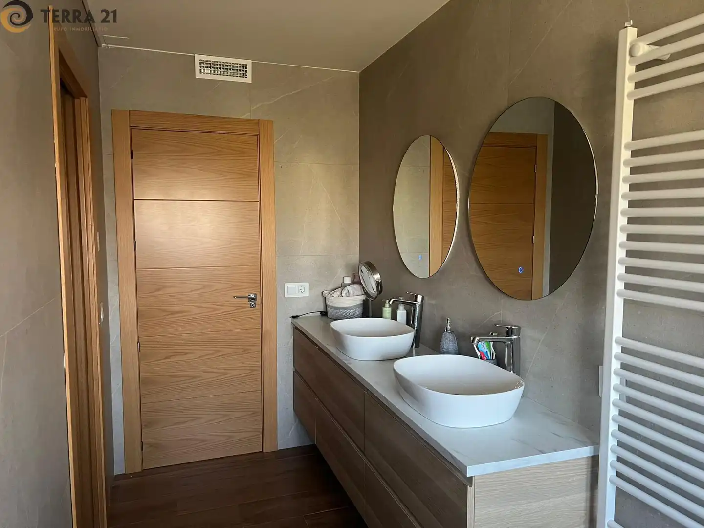 Bathroom of Houses for sale in Jaén  with Air Conditioner, Private garden and Swimming Pool