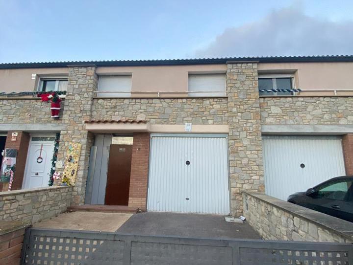 Foto 1 de Casa o xalet en venda a Carrer de Les Piscines, Agramunt, Lleida