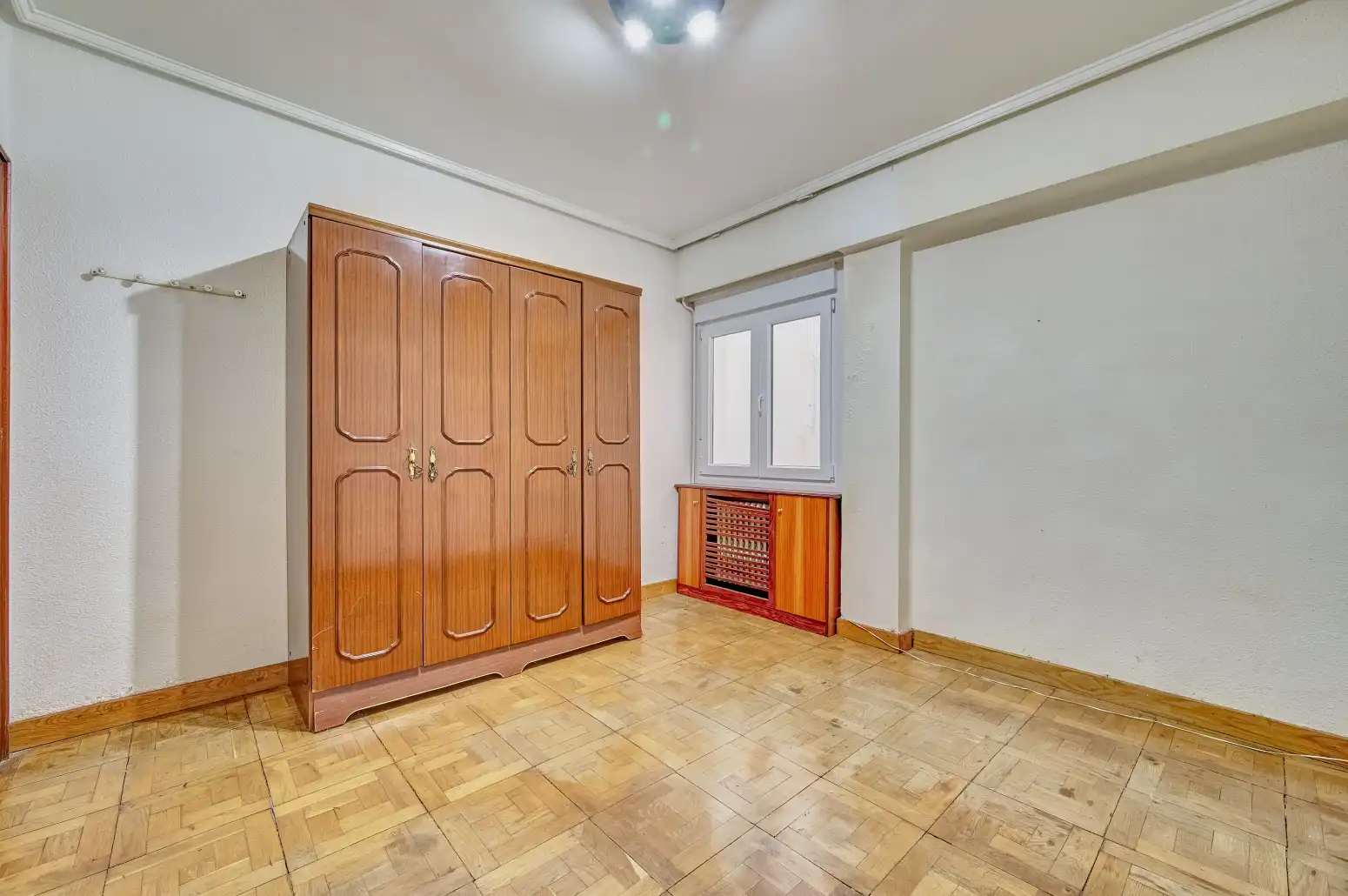 Habitación de Piso en venta en  Pamplona / Iruña con Calefacción, Terraza y Balcón