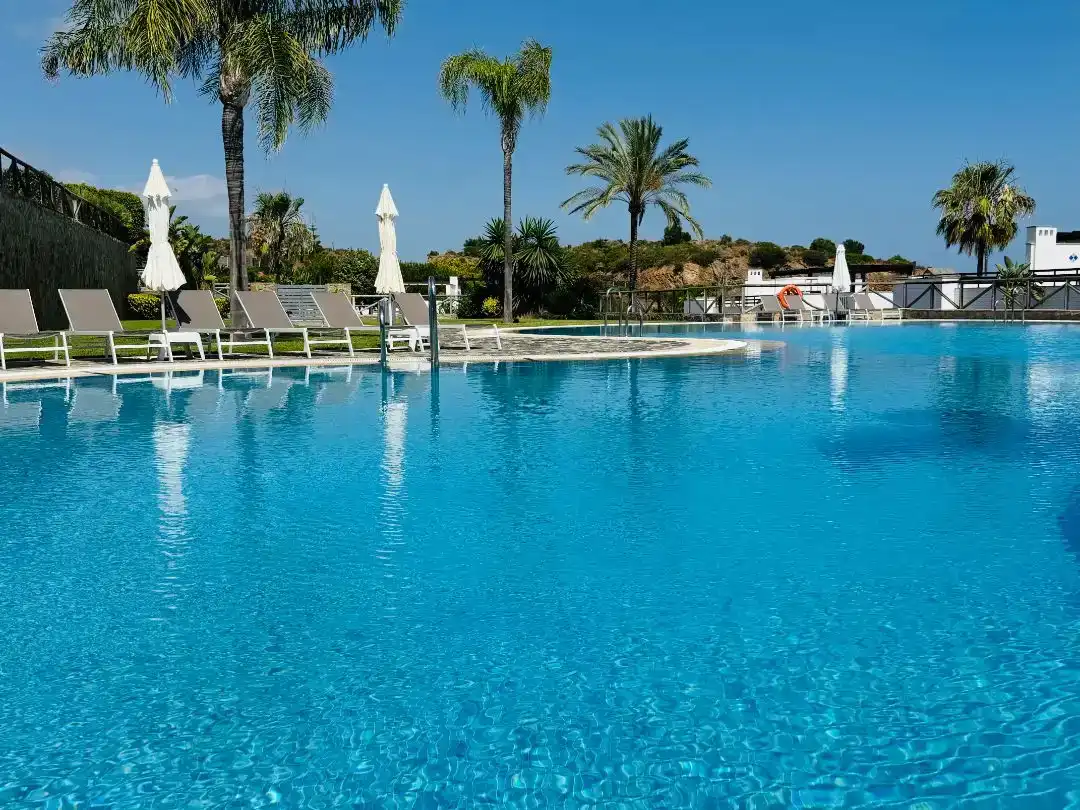 Piscina de Dúplex en venta en Marbella con Aire acondicionado, Terraza y Piscina