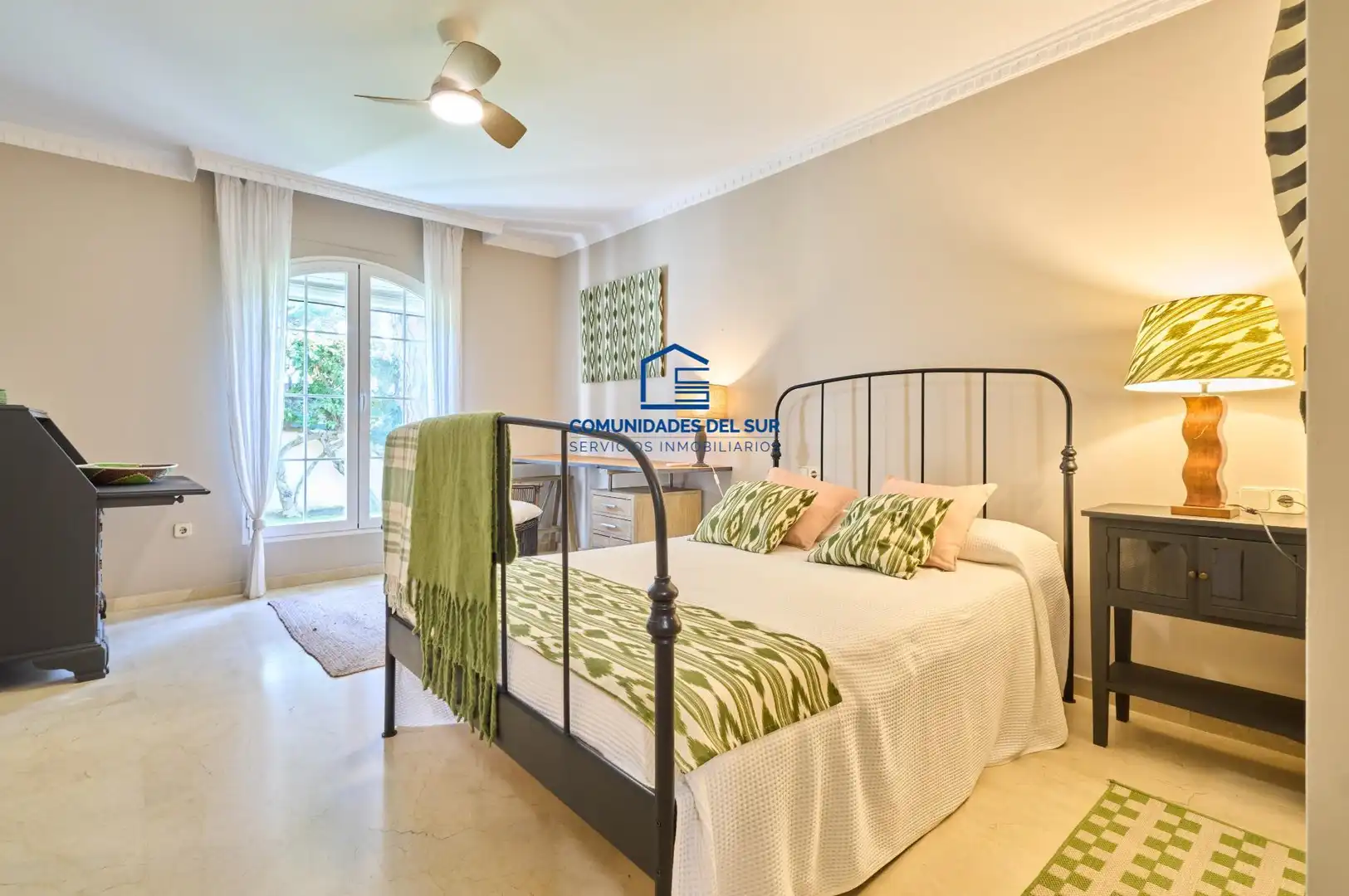 Dormitori de Casa o xalet en venda en El Puerto de Santa María amb Aire condicionat, Jardí privat i Terrassa