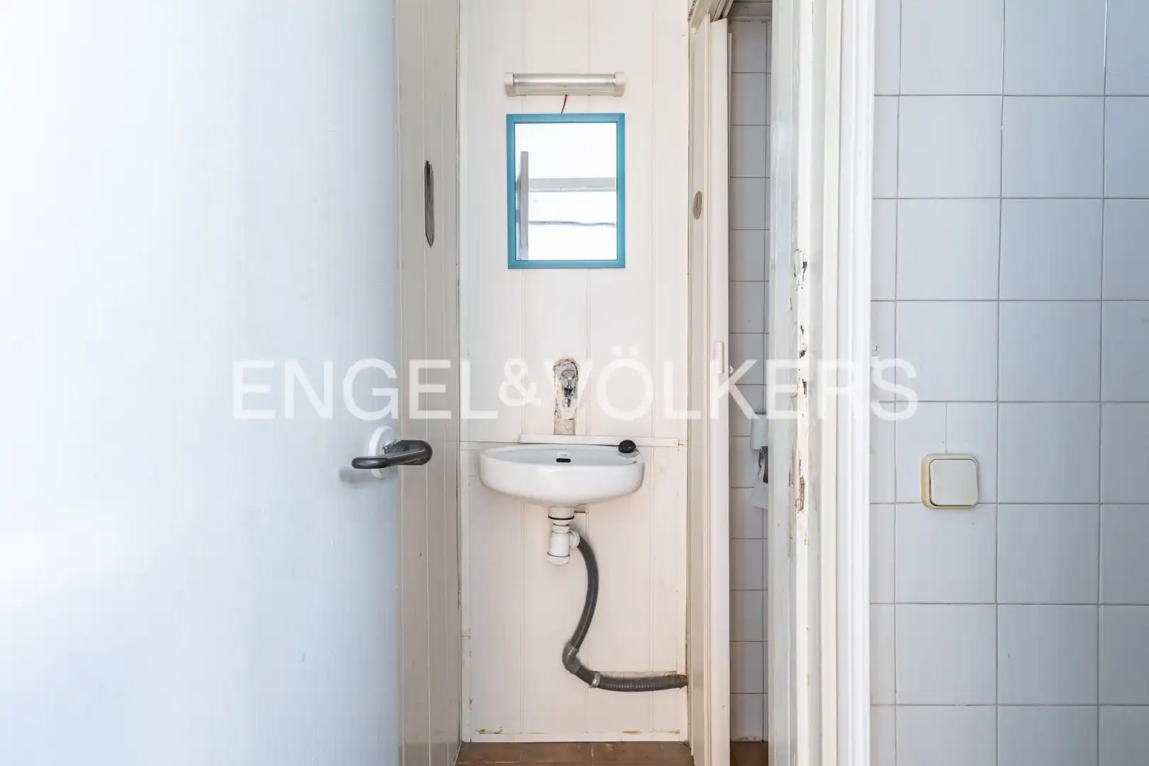 Bathroom of Detached homes for sale in Ripollet  with Air Conditioner, Heating and Private garden