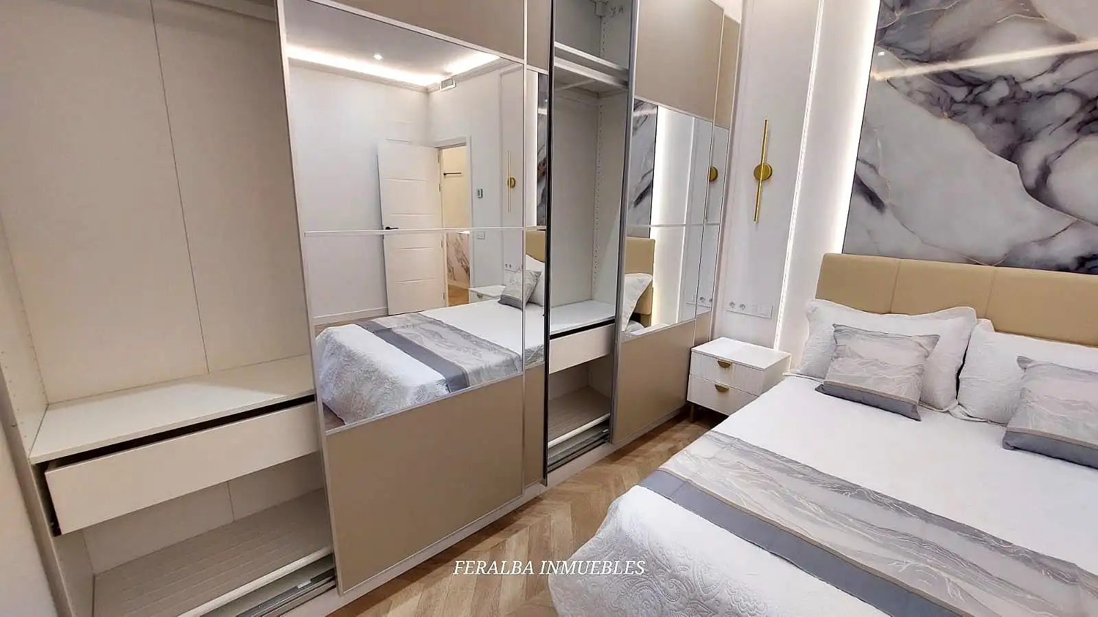 Habitación de Piso en venta en Madrid con Amueblado