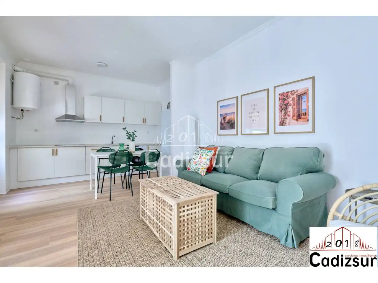 Sala de estar de Piso en venta en Cádiz con Trastero y Amueblado