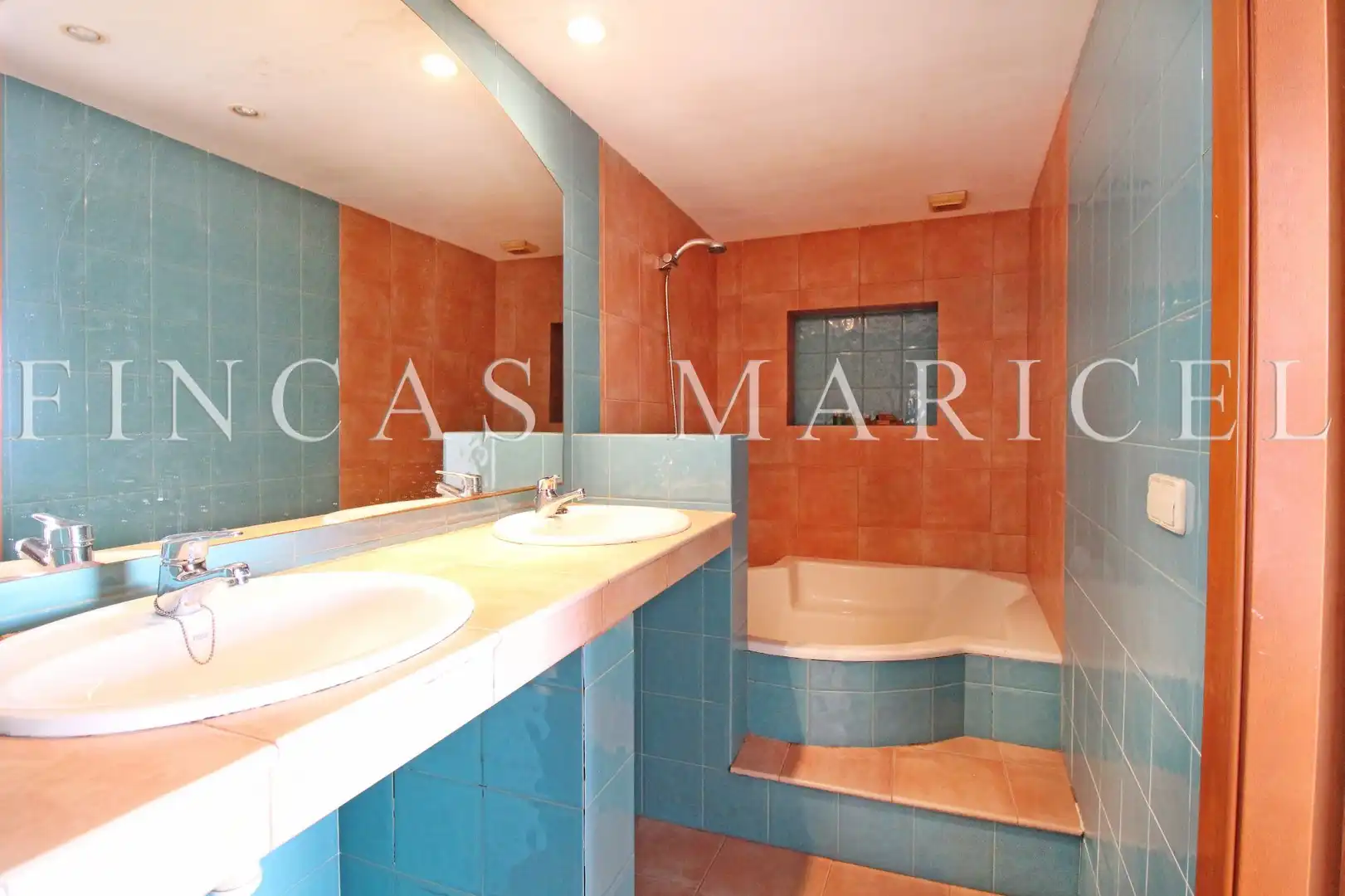 Bathroom of Attic for sale in Sitges  with Air Conditioner and Terrace