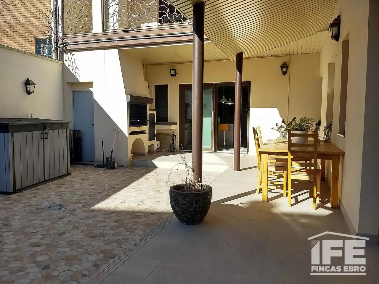 Terrassa de Casa o xalet en venda en Alagón amb Aire condicionat, Calefacció i Jardí privat