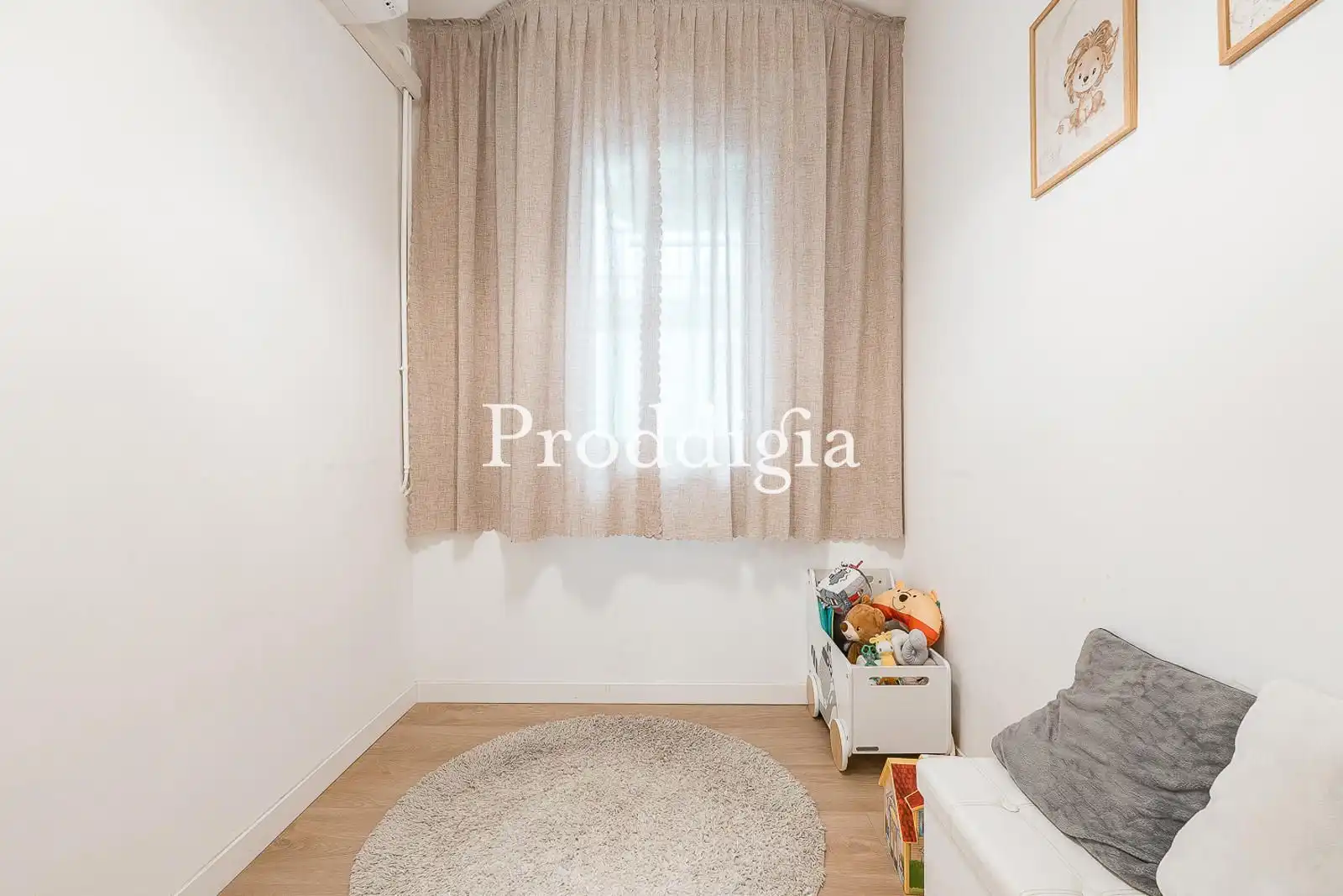 Bedroom of Attic for sale in Barcelona  with Air Conditioner, Heating and Terrace