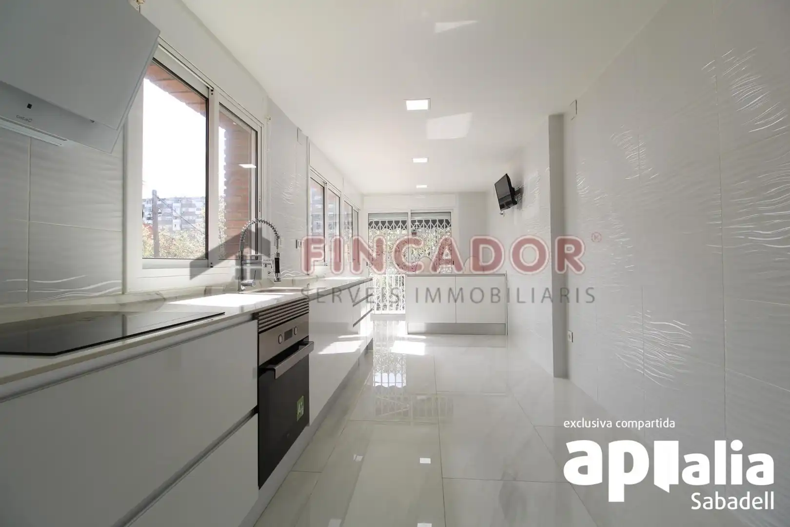 Casa amb terrassa en venda a Carrer dels Pirineus, imagen 13