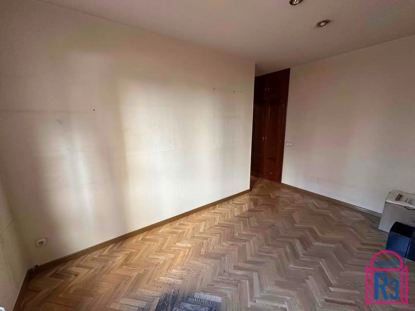Habitación de Piso en venta en León Capital  con Calefacción, Terraza y Trastero