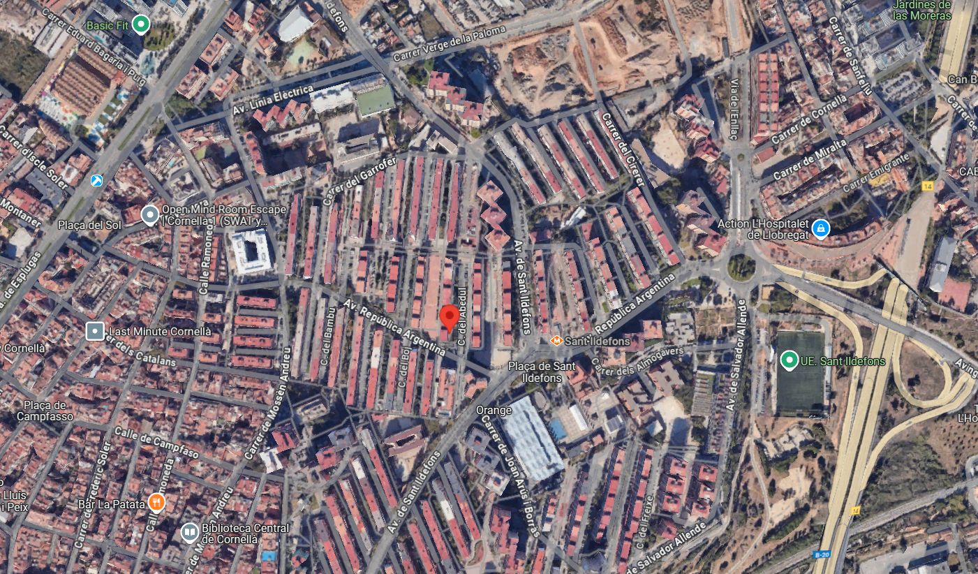 Vista exterior de Pis en venda en Cornellà de Llobregat