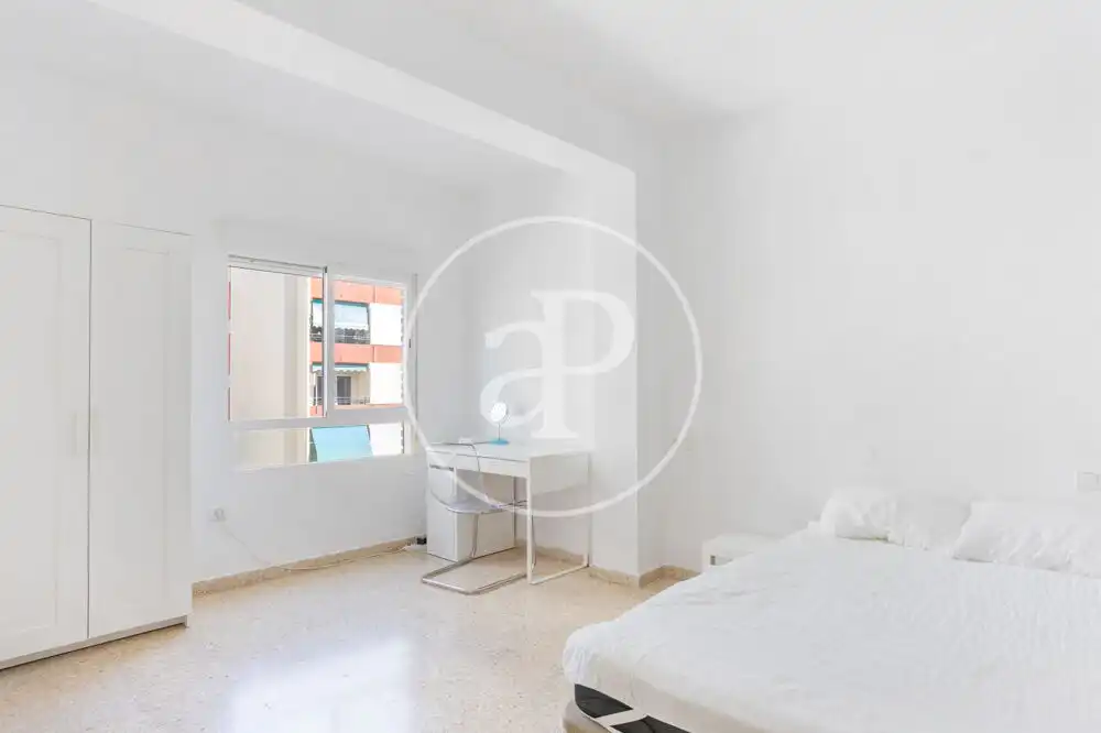 Bedroom of Flat for rent in Valencia  with Air Conditioner, Terrace and Furnished
